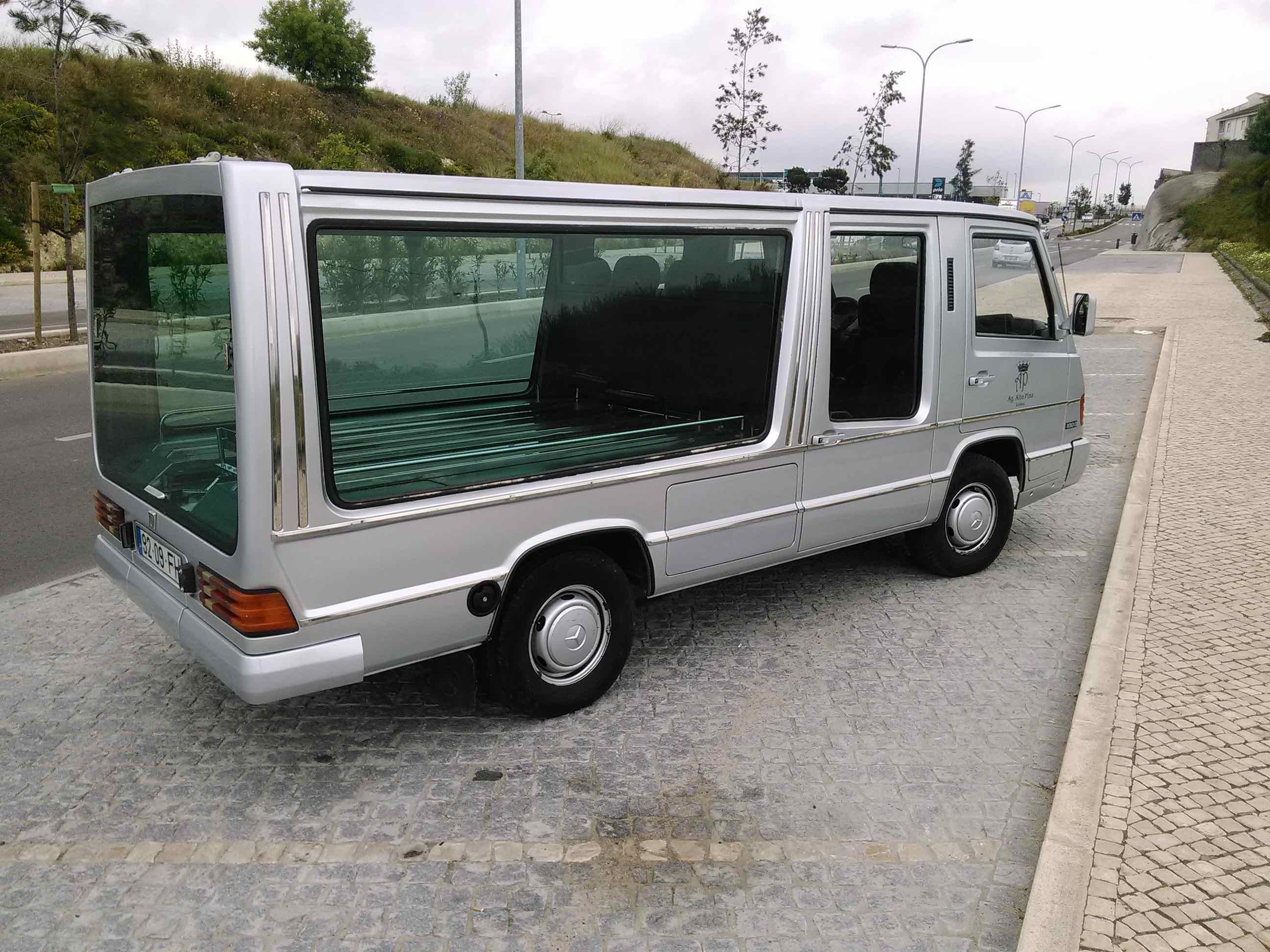 VIATURA FUNERÁRIA MERCEDES