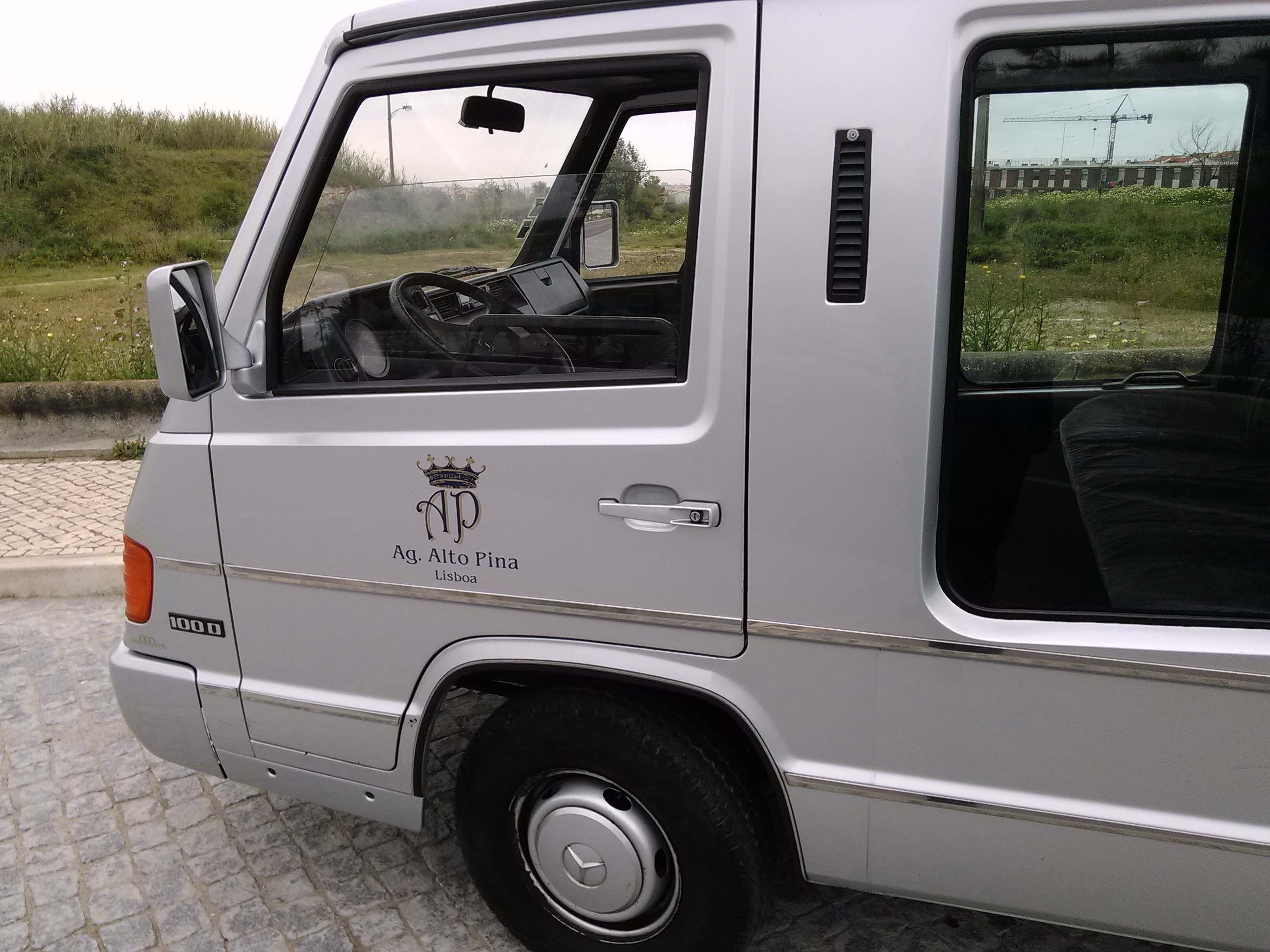 VIATURA FUNERÁRIA MERCEDES