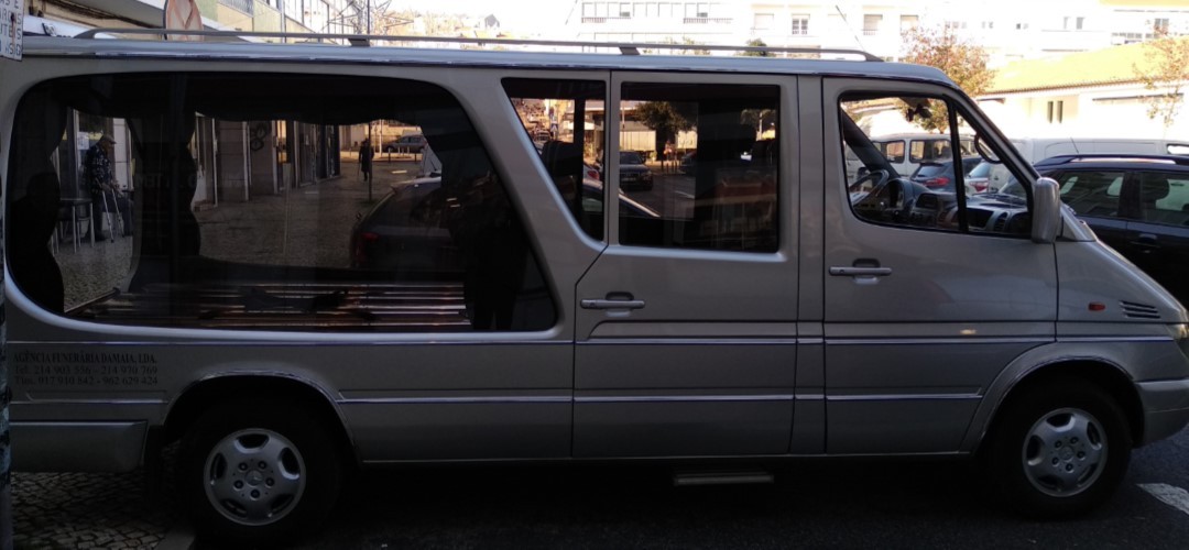 Viatura Funerária Mercedes