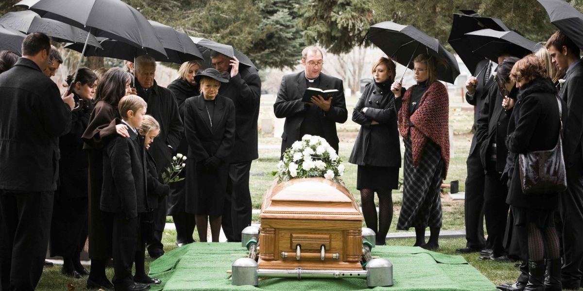 SUSTENTABILIDADE NOS CEMITÉRIOS SEM NORMAS E SEM CONTROLO – PROFISSIONAIS DO SETOR